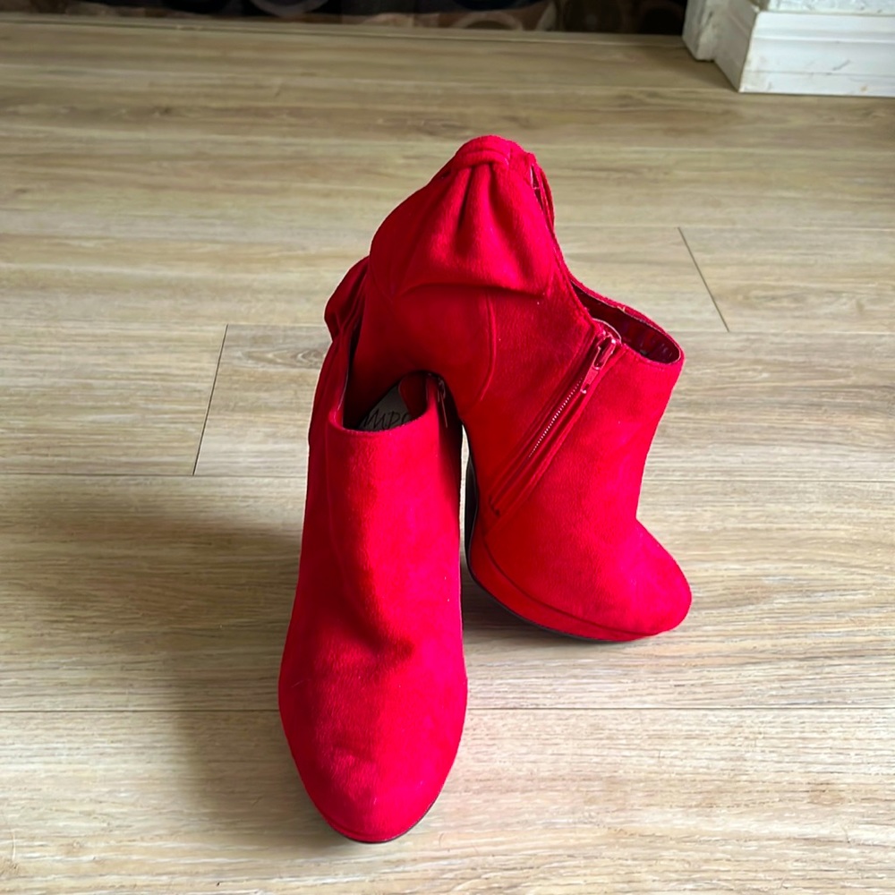 8.5 faux suede booties
